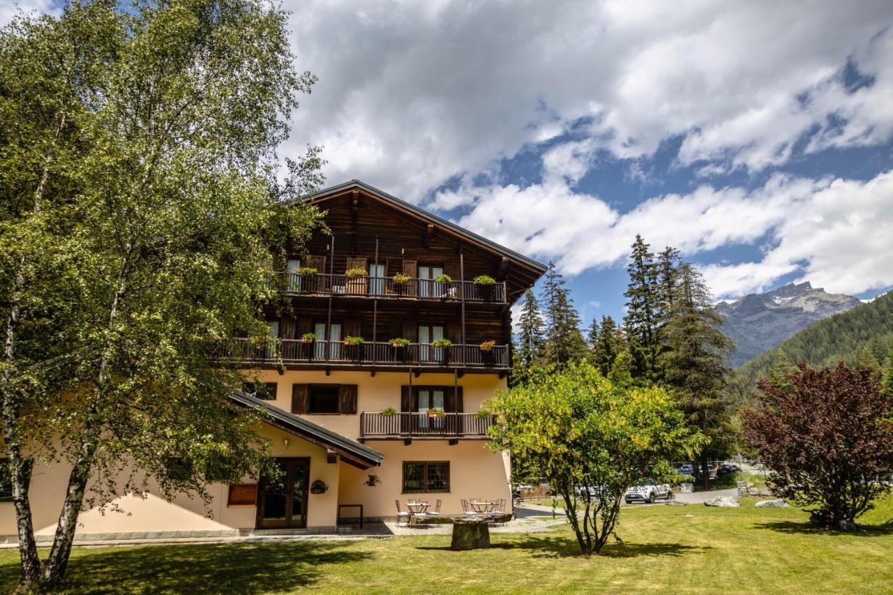 Alpine Forest Hotel Champoluc Extérieur photo