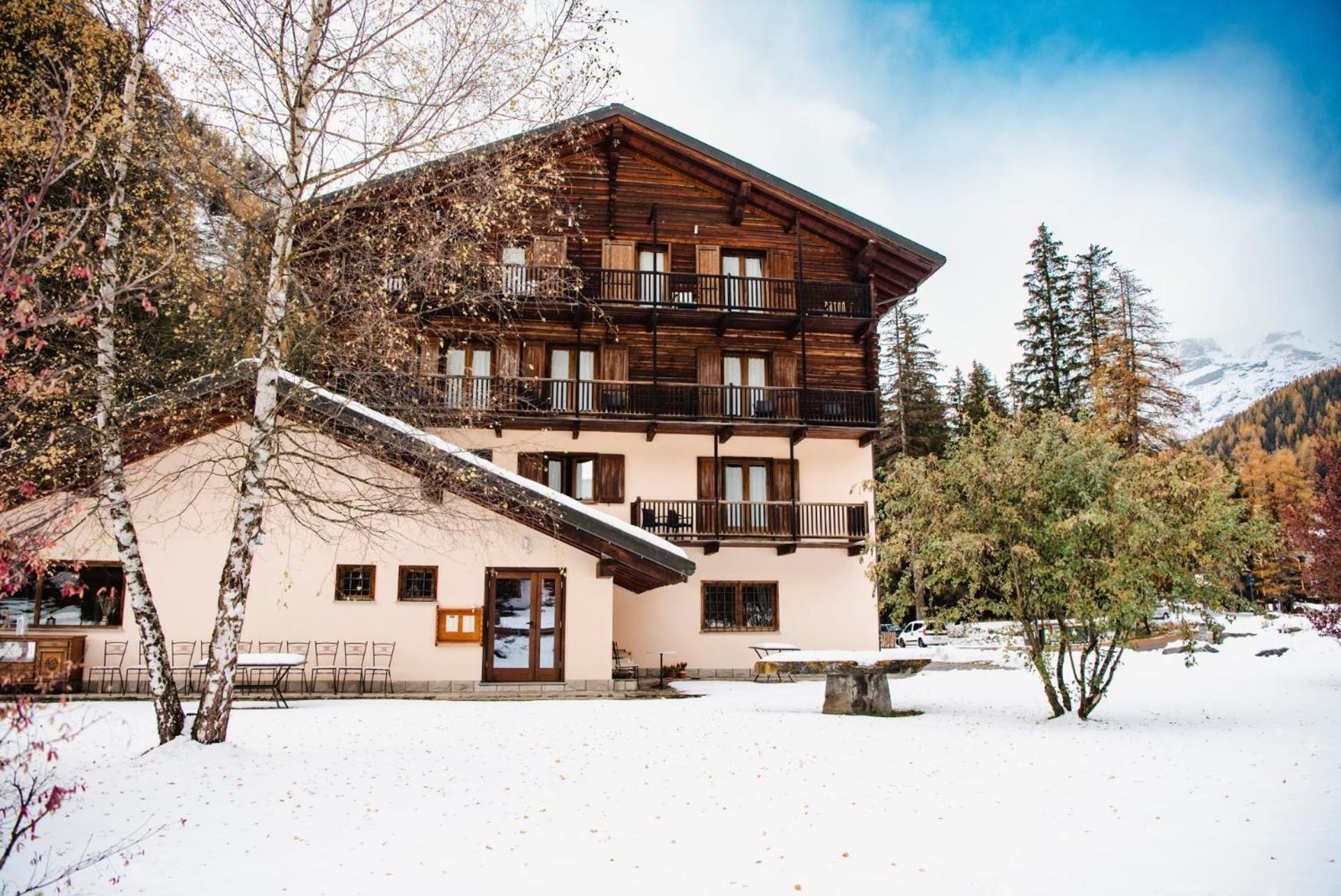 Alpine Forest Hotel Champoluc Extérieur photo